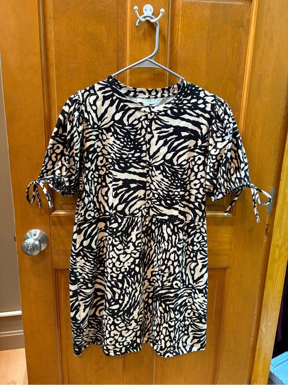 TopShop Women’s Short Puff Sleeve Mini Dress Animal Print Size 8 - Picture 2 of 7